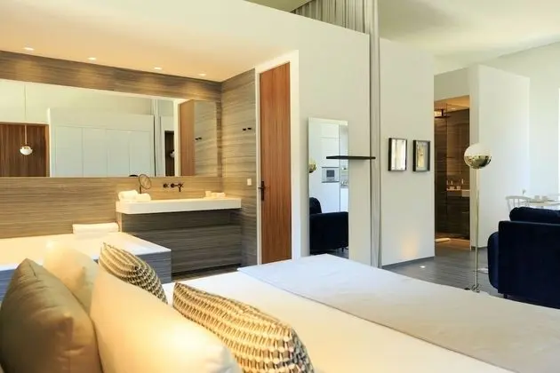 Grand Süit, 1 En Büyük (King) Boy Yatak, 2 Banyolu, Marina Manzaralı