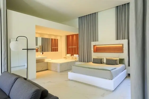 Grand Süit, 1 En Büyük (King) Boy Yatak, 2 Banyolu, Marina Manzaralı