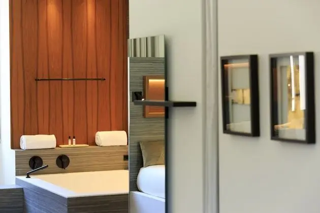 Grand Süit, 1 En Büyük (King) Boy Yatak, 2 Banyolu, Marina Manzaralı