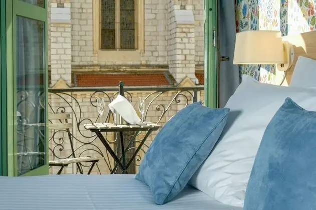 Junior Süit, Balkon