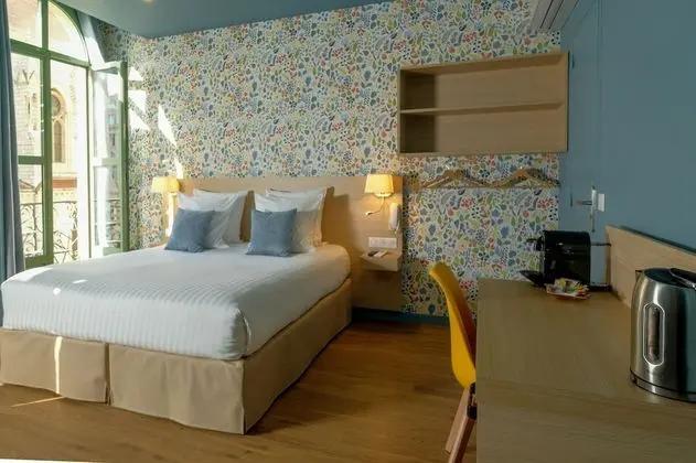 Junior Süit, Balkon