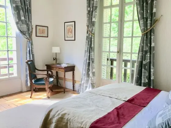 Comfort Büyük Yataklı Tek Kişilik Oda, Park Manzaralı