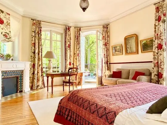 Superior Tek Büyük Yataklı Oda, Banyolu/Duşlu, Park Manzaralı (Chambre Lakmé)
