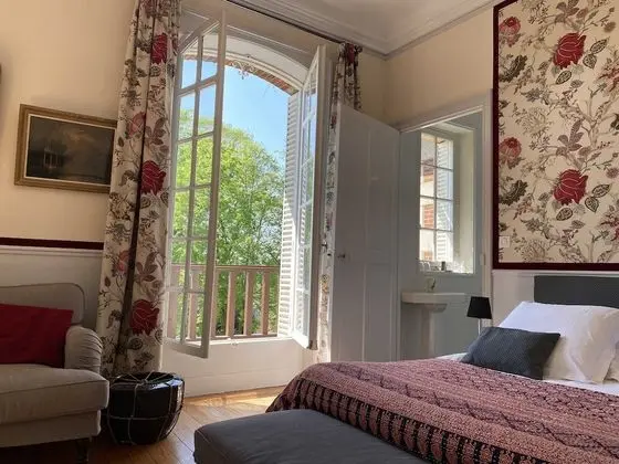 Superior Tek Büyük Yataklı Oda, Banyolu/Duşlu, Park Manzaralı (Chambre Lakmé)