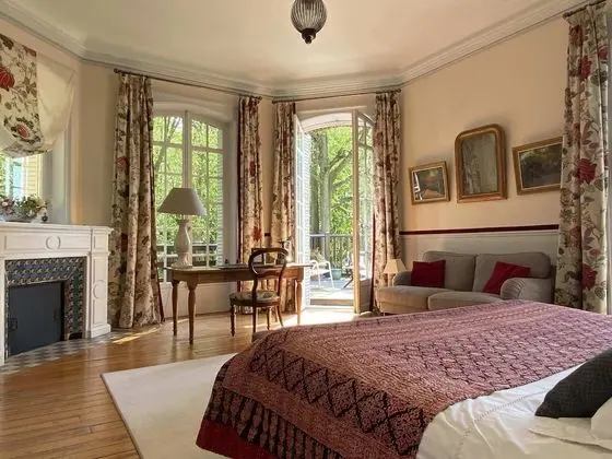 Superior Tek Büyük Yataklı Oda, Banyolu/Duşlu, Park Manzaralı (Chambre Lakmé)