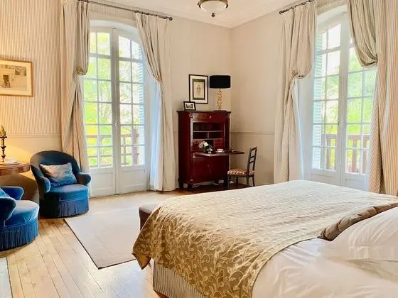 Superior Tek Büyük Yataklı Oda, Özel Banyo, Park Manzaralı (Chambre Coppélia)
