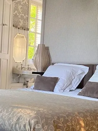 Superior Tek Büyük Yataklı Oda, Özel Banyo, Park Manzaralı (Chambre Coppélia)