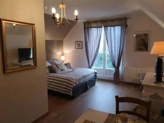 Comfort Tek Büyük Yataklı Oda