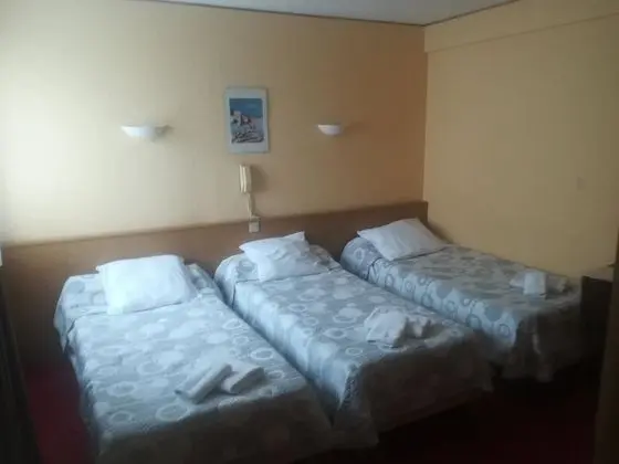 Üç Kişilik Oda