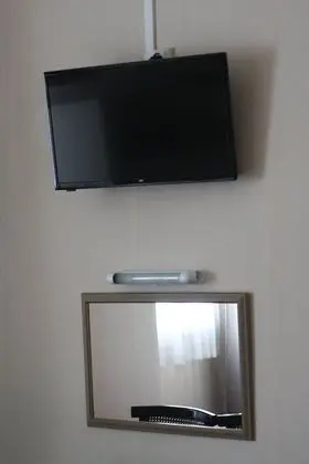 Üç Kişilik Oda