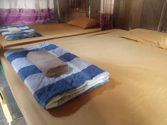 Ortak Ranzalı Oda, Karma Ranzalı Oda