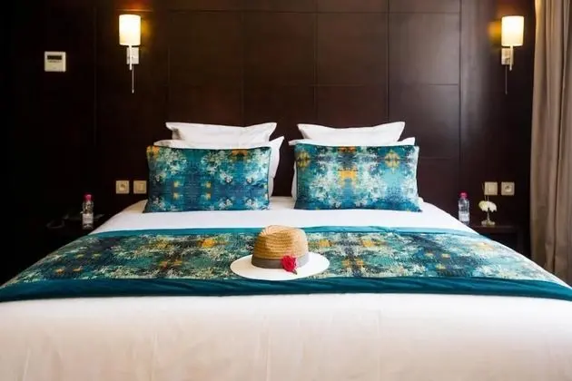 Süit, 1 Büyük (Queen) Boy Yatak ve Çekyat