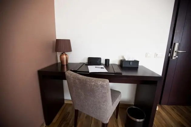 Süit, 1 Büyük (Queen) Boy Yatak ve Çekyat