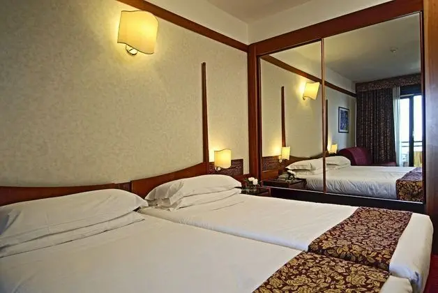 Junior Süit, 1 Çift Kişilik veya 2 Tek Kişilik Yatak, Balkon, Göl Kenarı
