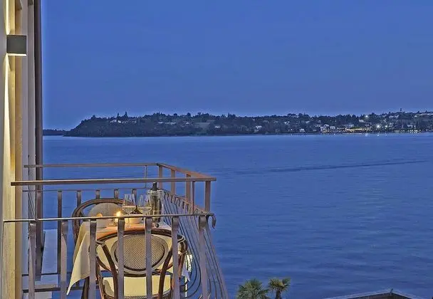 Classic Oda, Balkon, Kısmi Göl Manzaralı