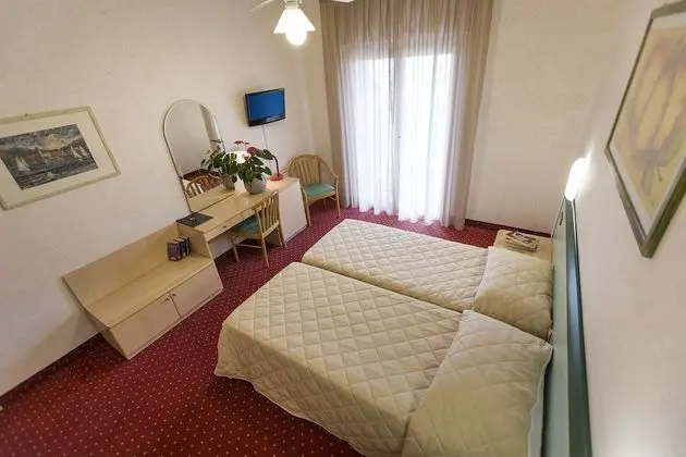 Standard Tek Büyük Yataklı Oda, Bahçe Manzaralı