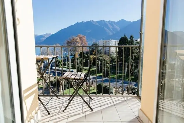 Panoramic Tek Büyük Yataklı Oda, Balkon, Göl Manzaralı