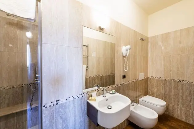 Üç Kişilik Oda, Göl Manzaralı, Ek Bina (no pool access)