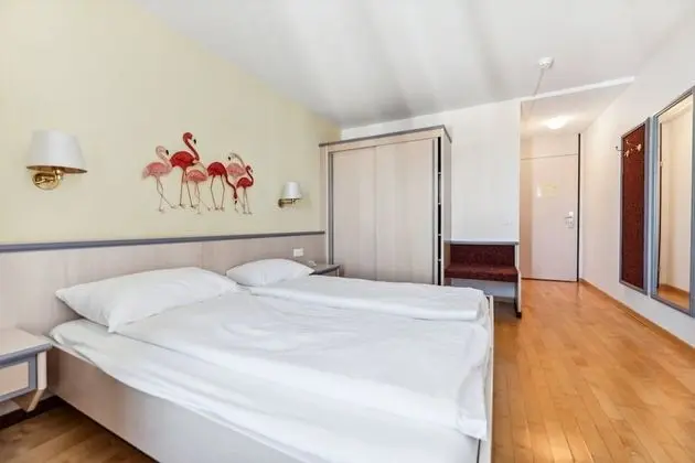 Basic Tek Büyük Yataklı Oda