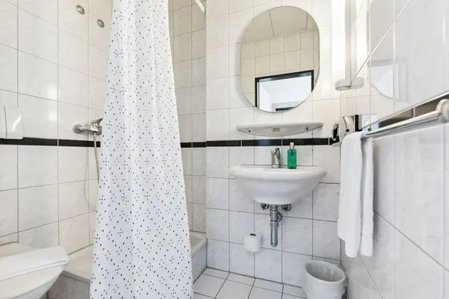 Basic Tek Büyük Yataklı Oda