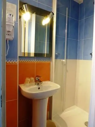 Premium Tek Büyük Yataklı Oda