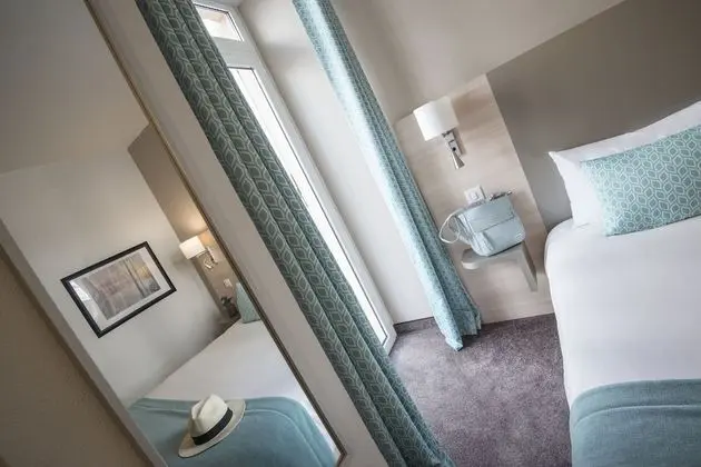 Standard Tek Büyük Yataklı Oda