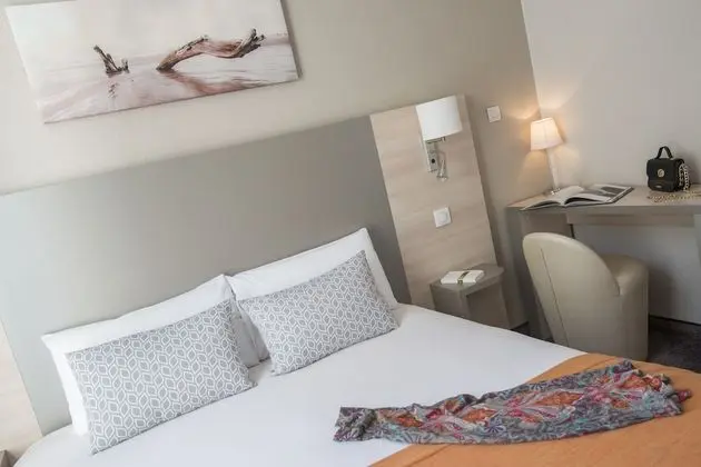 Tek Kişilik Oda, 1 Çift Kişilik Yatak