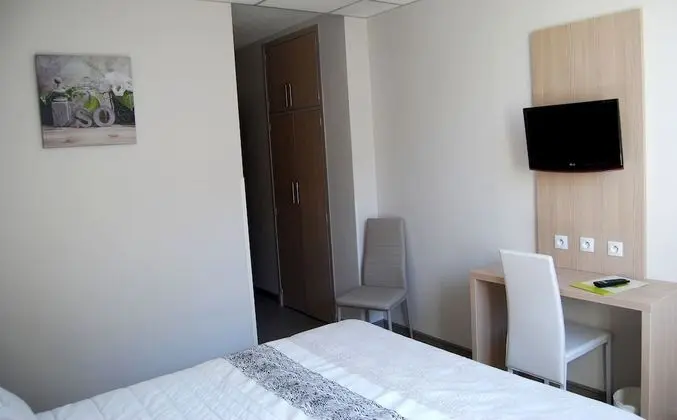 Standard Tek Büyük Yataklı Oda