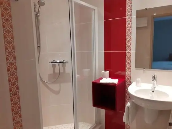 Classic Oda, 1 Büyük (Queen) Boy Yatak, Sigara İçilmez
