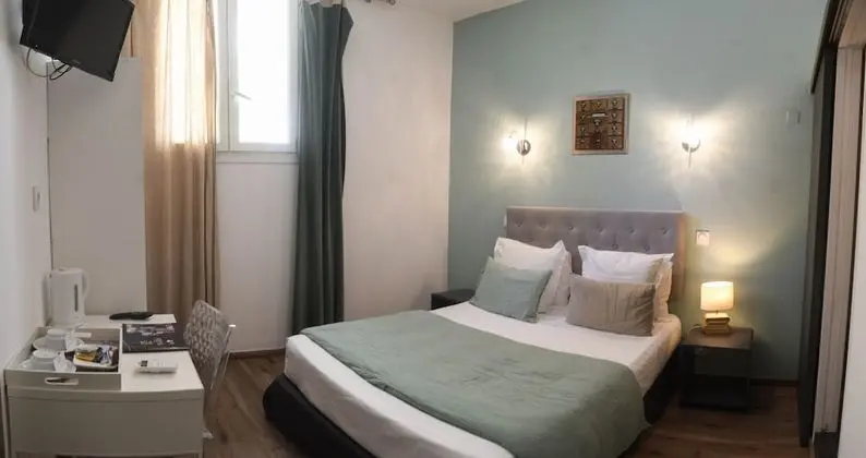 Standard Tek Büyük Yataklı Oda