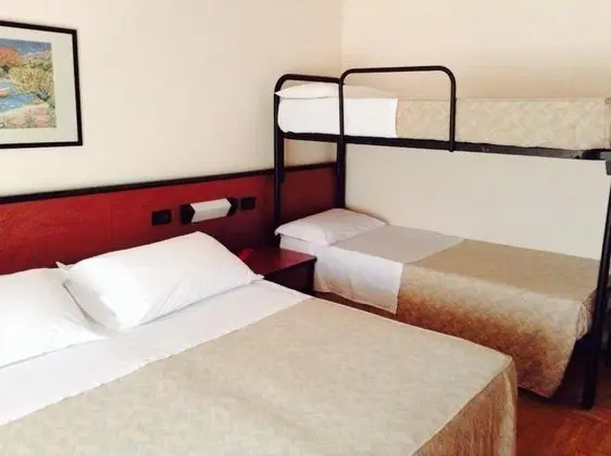 Classic Dört Kişilik Oda