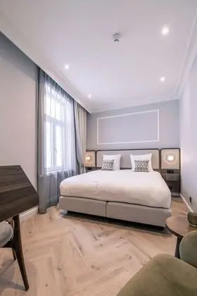 Tek Büyük Yataklı Oda