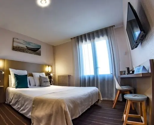 Premium Tek Büyük Yataklı Oda