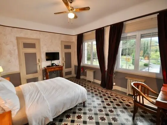 Tek Büyük Yataklı Oda, Özel Banyo, Dağ Manzaralı (02. Chambre Canigou)