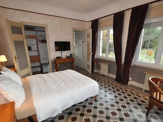 Tek Büyük Yataklı Oda, Özel Banyo, Dağ Manzaralı (02. Chambre Canigou)