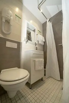 Standard Üç Kişilik Oda