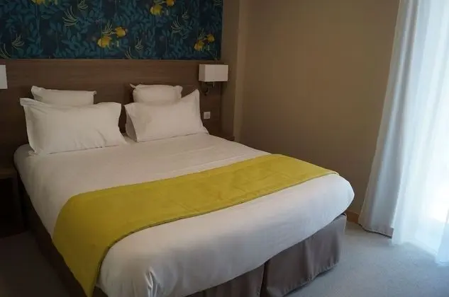 Tek Büyük Yataklı Oda (vue Eglise)