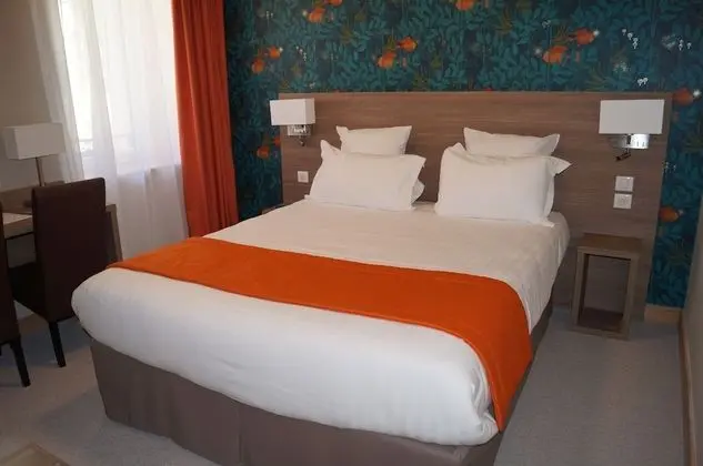 Tek Büyük Yataklı Oda (vue Eglise)