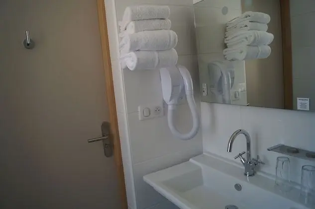 Tek Büyük Yataklı Oda (vue Eglise)