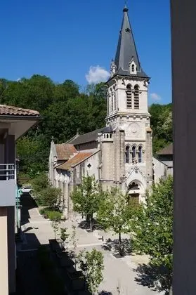 Tek Büyük Yataklı Oda (vue Eglise)