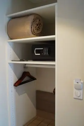 Tek Büyük Yataklı Oda (vue Rhone)