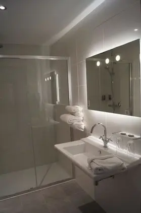 Tek Büyük Yataklı Oda (vue Rhone)