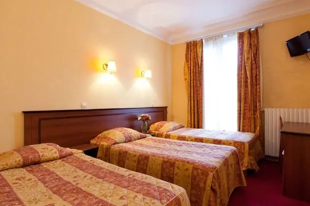 Üç Kişilik Oda