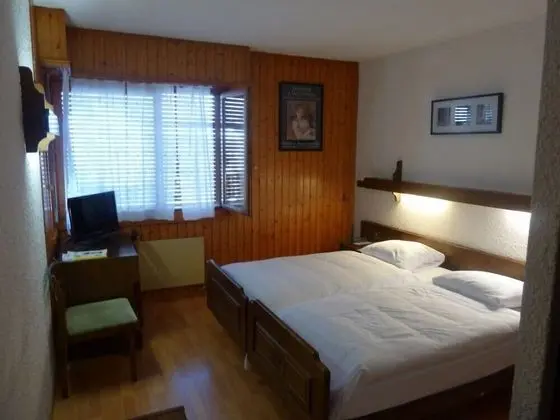 Tek Büyük veya İki Ayrı Yataklı Oda, Dağ Manzaralı