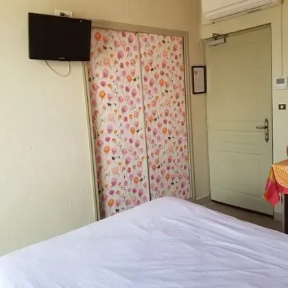 Standard Tek Büyük Yataklı Oda