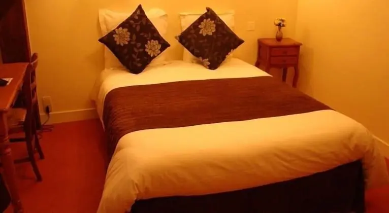 Comfort Tek Büyük Yataklı Oda