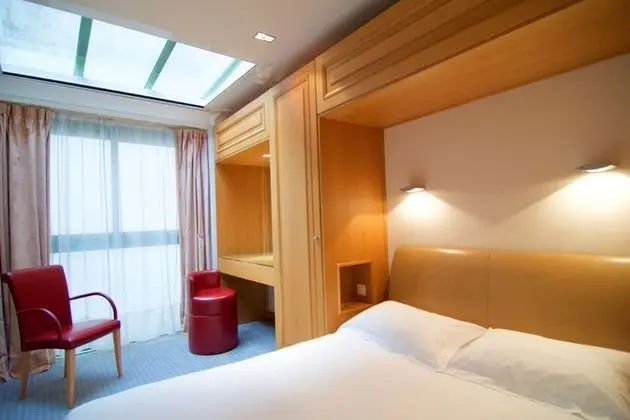 Comfort Tek Büyük Yataklı Oda