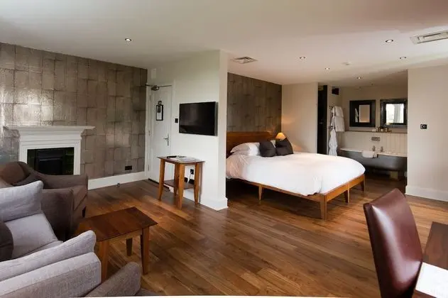 Standard Double Room (Main Building or Annex Building)