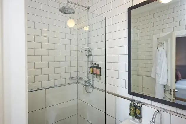 Deluxe Tek Büyük Yataklı Oda (Sea View)
