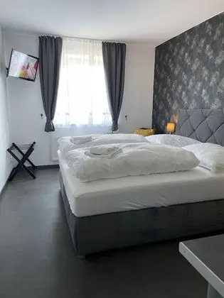 Classic Tek Büyük Yataklı Oda